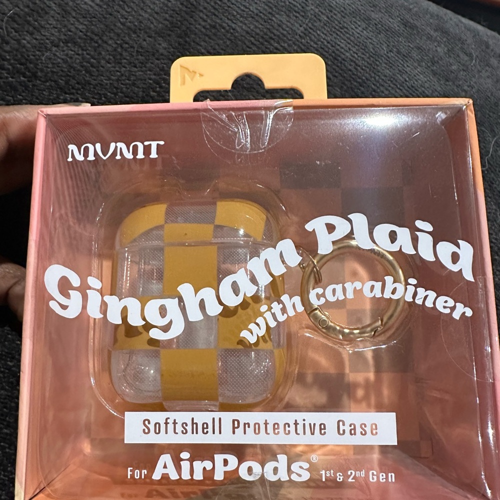 -MVMT AirPod 1st & 2nd generation soft shell protective casa. Gingham plaid. NWT